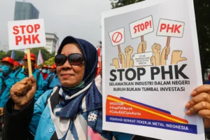 Ombak PHK Menerjang, Nelayan Tenaga Kerja Terdampar: Langkah Nyata Pemerintah Dinanti